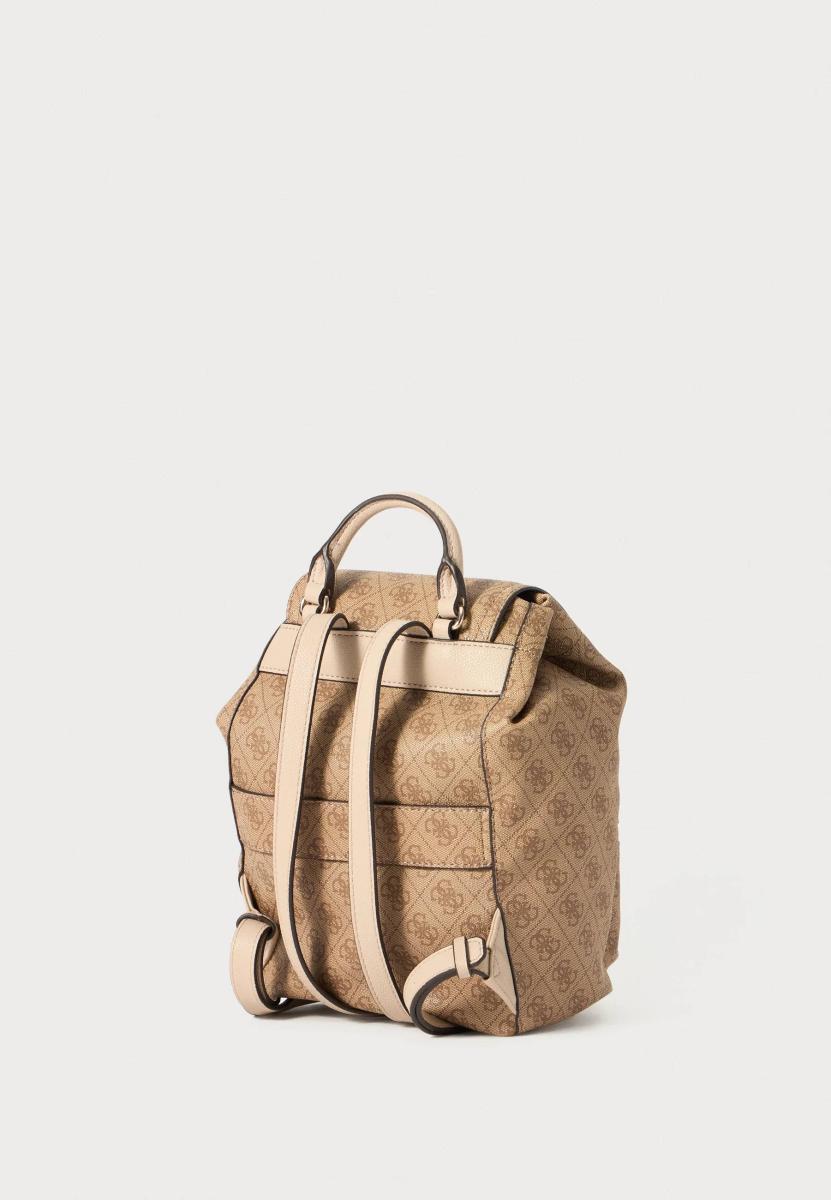 GUESS ZAINO MANHATTAN II FLAP BACKPACK LATTE LOGO GUESS ZAINO MANHATTAN II FLAP BACKPACK LATTE LOGO 2